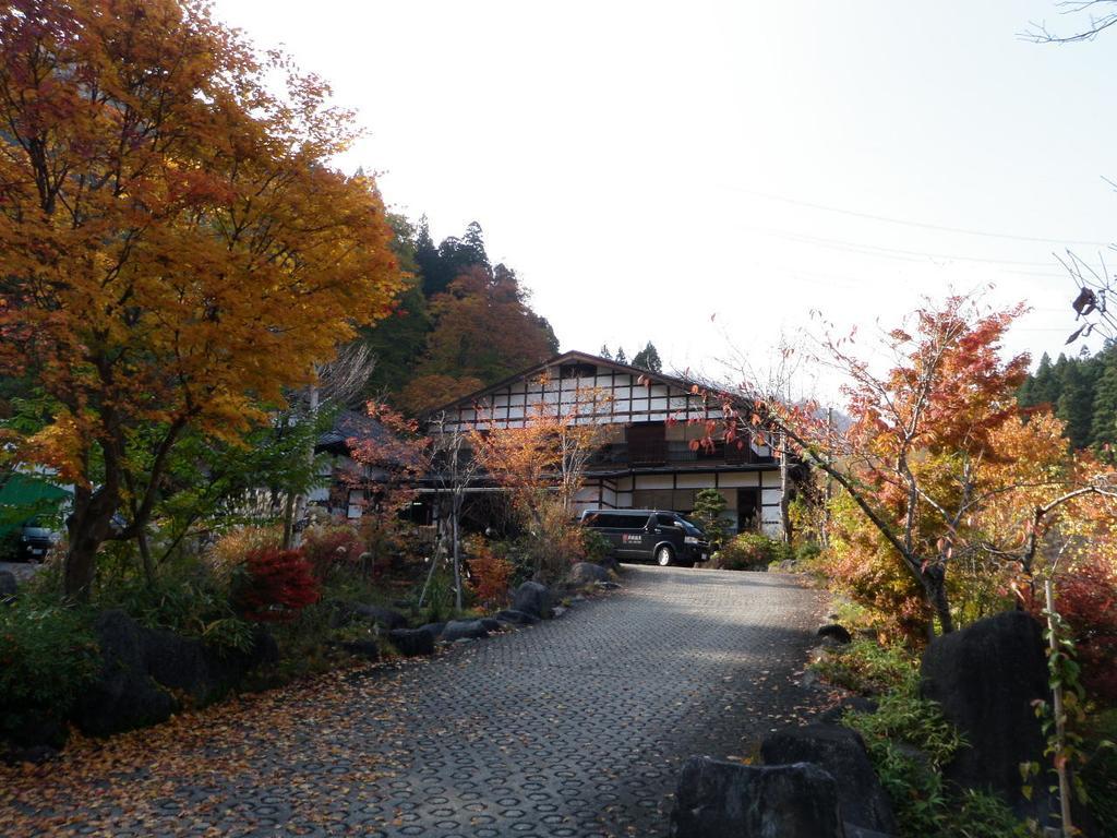 Kaikake Onsen Hotel Yuzawa  Exterior photo